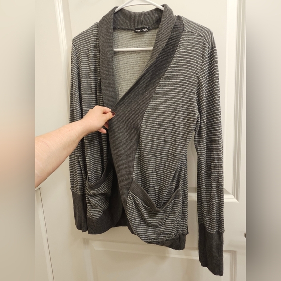 Wet Seal Grey & White Striped Cardigan w/ Pockets - Picture 6 of 6